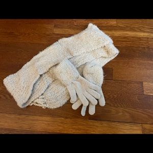 Steve Madden Glove and Scarf Set